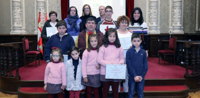 foto Entregados los premios del Concurso de Belenes Reciclados de Palencia